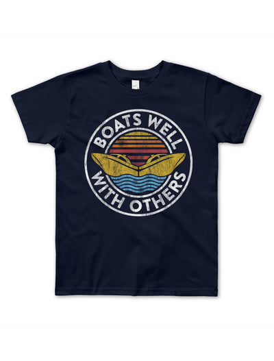 Boats Well With Others Kids T-Shirt - Nice Aft